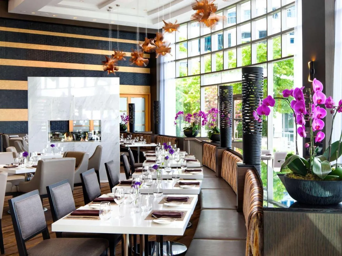 Image 4 of Fairmont Waterfront