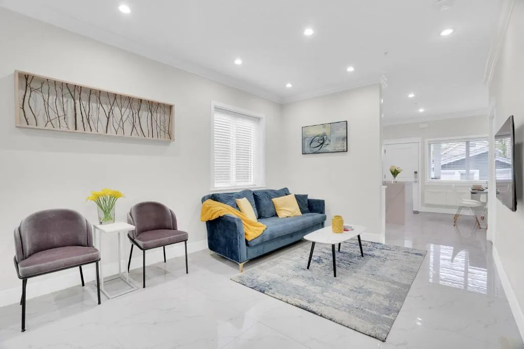 Image of Family-Friendly, 3 Bed House – Private Backyard-Central Location