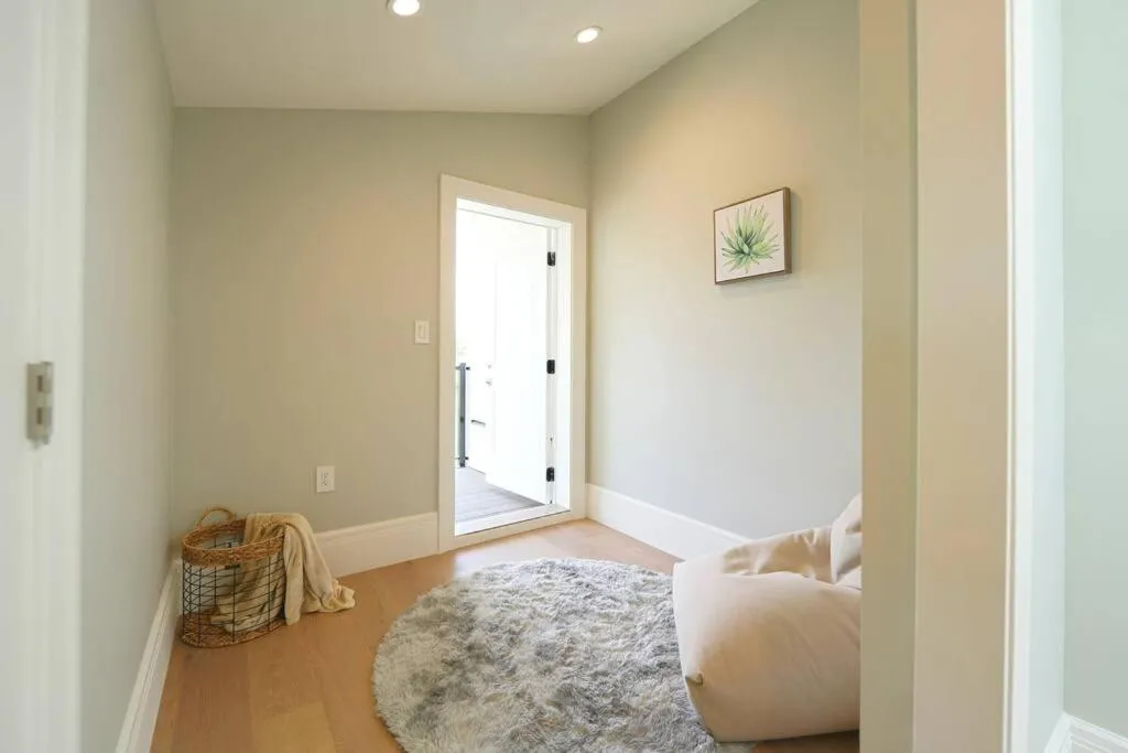 Image 2 of Four bedrooms New Lovely Duplex -1626