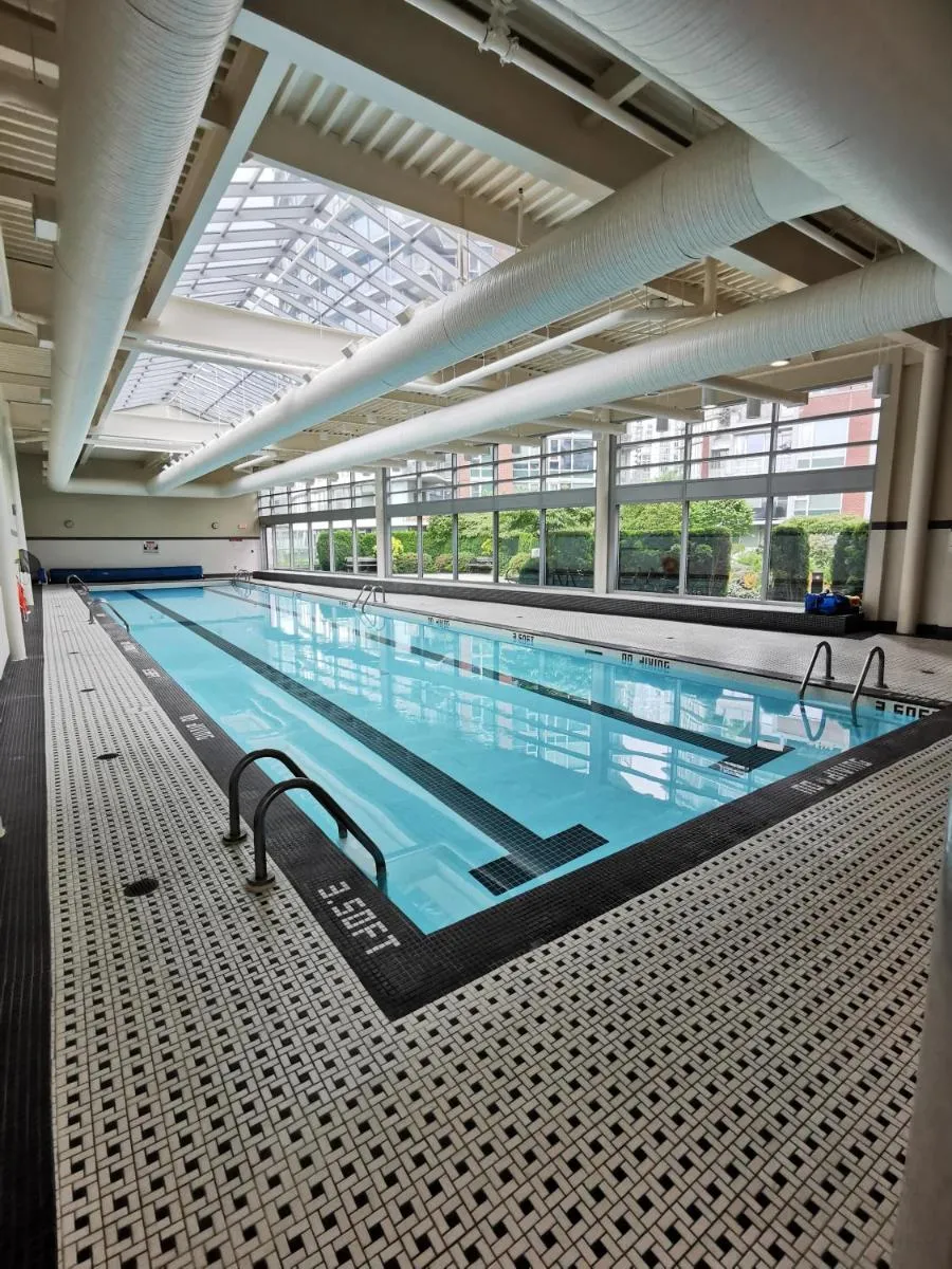Image 3 of GardenView Modern Condo with Parking, Gym, Pool, AC
