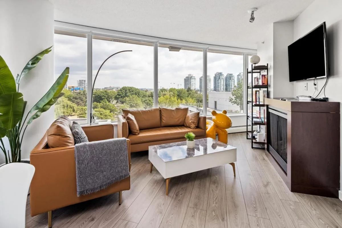 Image 5 of GardenView Modern Condo with Parking, Gym, Pool, AC