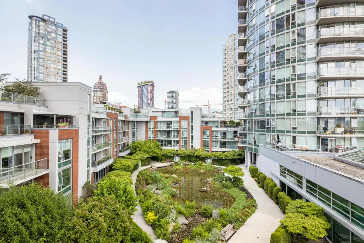 Image 6 of GardenView Modern Condo with Parking, Gym, Pool, AC