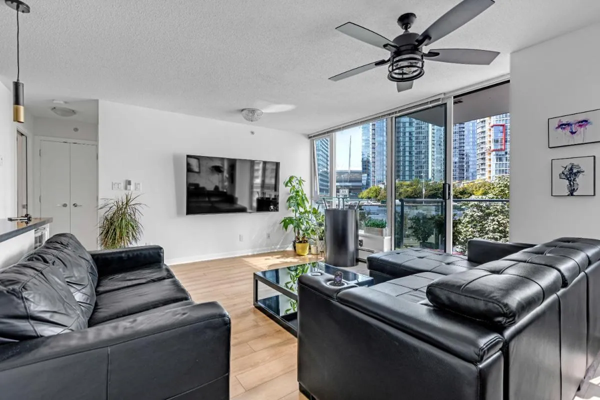 Image 5 of Gastown Downtown Apartment very central