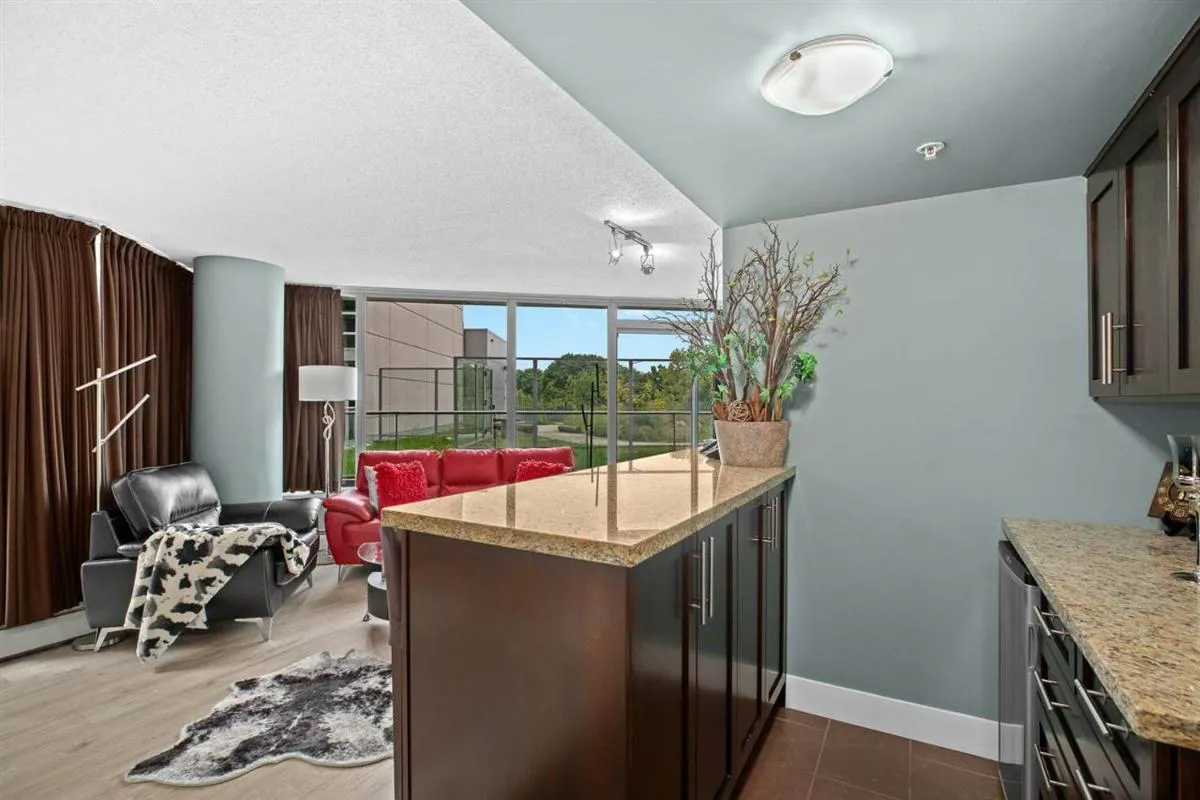 Image 2 of Gorgeous City Oasis In The Heart Of Downtown – A Rare Find!