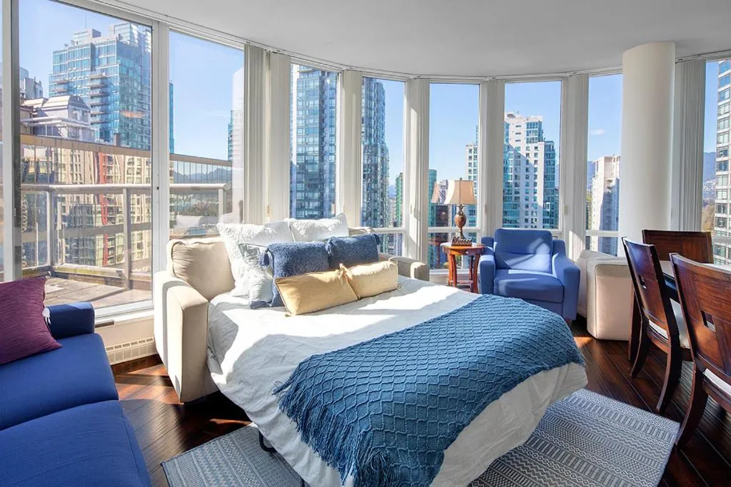 Image 1 of Gorgeous Harbour Haven – Stylish 3 Bedroom Retreat – The Best Location Downtown!