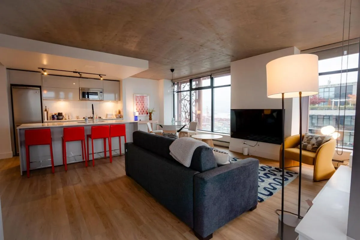 Image 4 of High rise Apartment