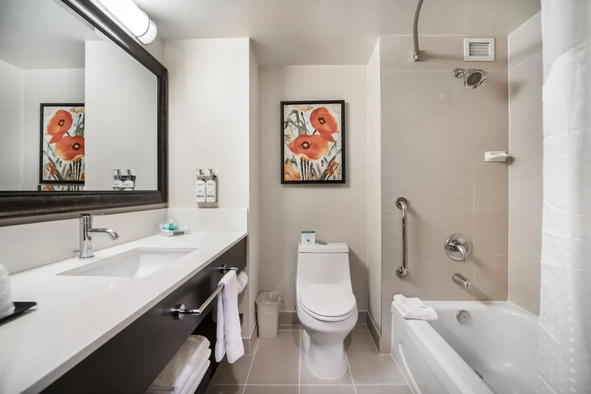 Image 6 of Holiday Inn Vancouver-Centre Broadway, an IHG Hotel