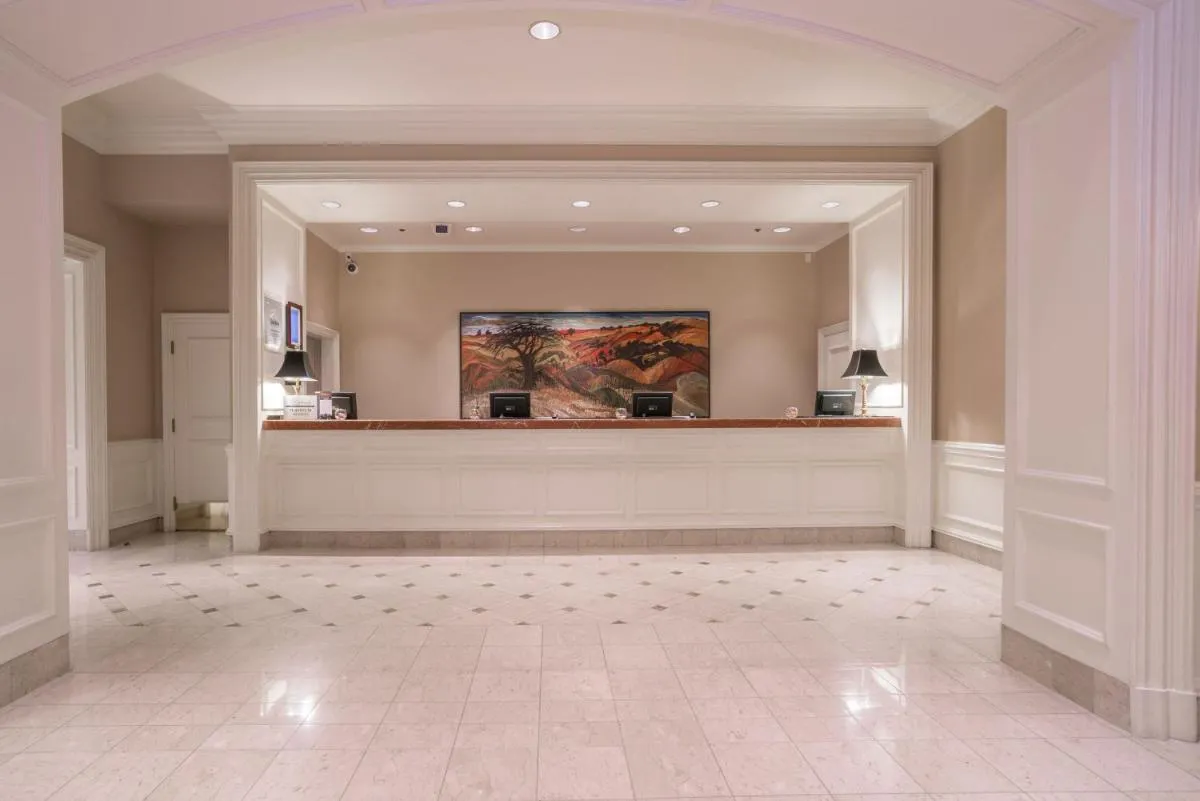 Image 2 of La Grande Residence at the Sutton Place Hotel