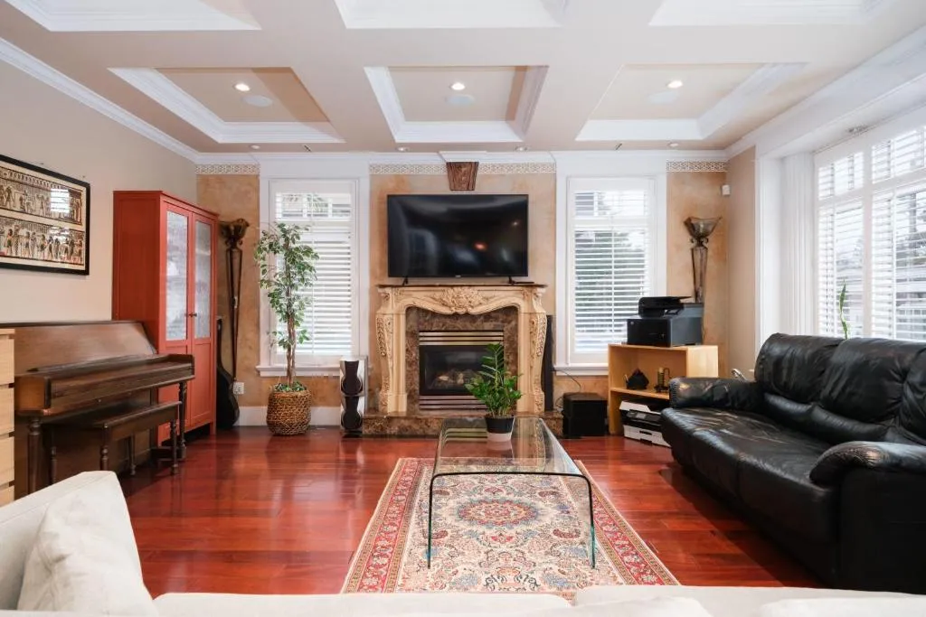 Image of Luxurious 8-Bedroom Villa in Central Vancouver
