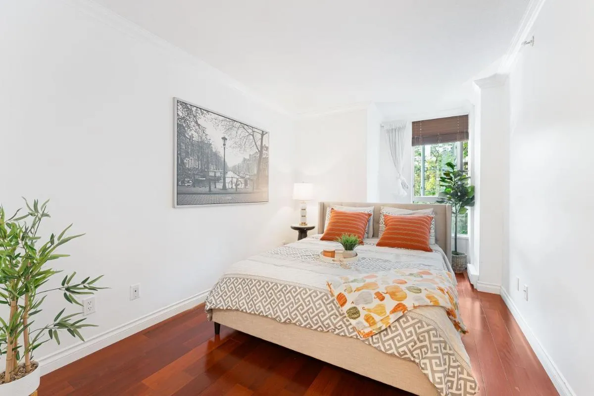 Image 5 of Luxurious Coal Harbour Duplex Steps from the Water