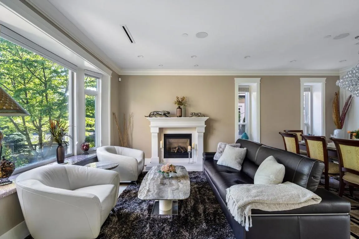 Image of Luxurious Multi-Family Home in Vancouver West, 10 Mins Downtown