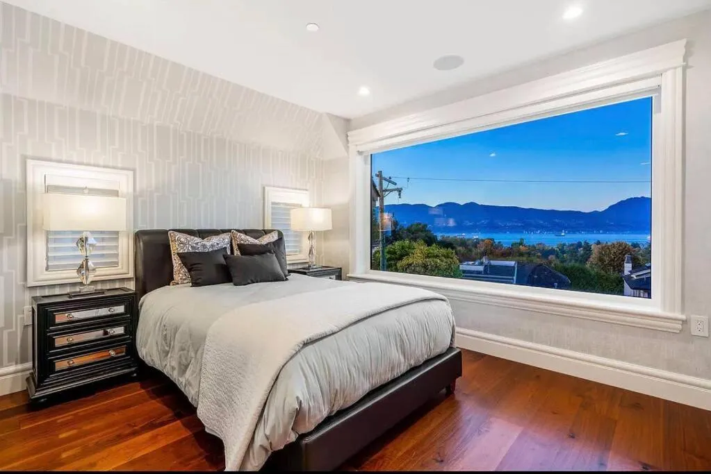 Image 6 of Luxury 5-bedrooms in Vancouver Point Grey