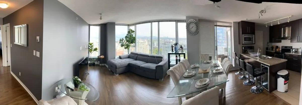Image 4 of Luxury Apartment Jacuzzi Pool & Sauna in Prime Location