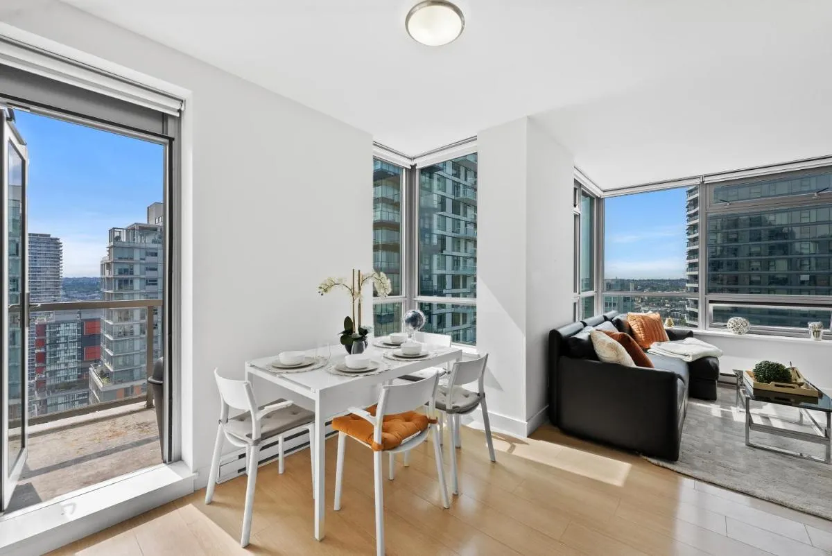 Image 6 of Luxury Two-Bedroom Apartment with Stunning City and Ocean Views