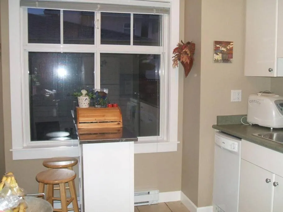 Image 2 of Marine Drive Station Entire House
