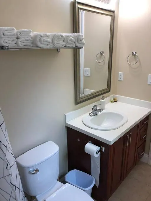 Image 4 of Modern Private Suite Close to Everything