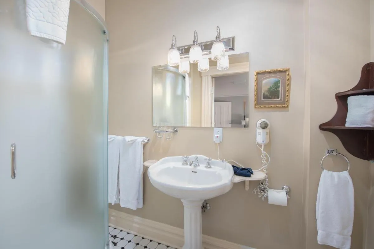 Image 1 of O Canada House Bed & Breakfast