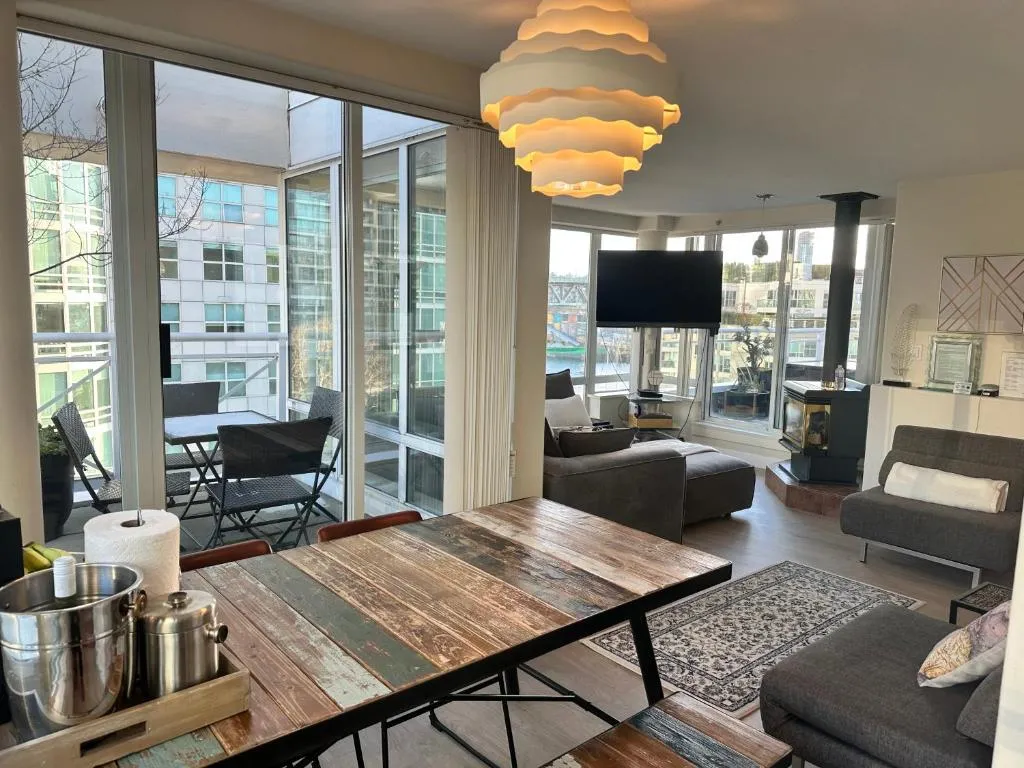 Image of Penthouses of Beach Ave