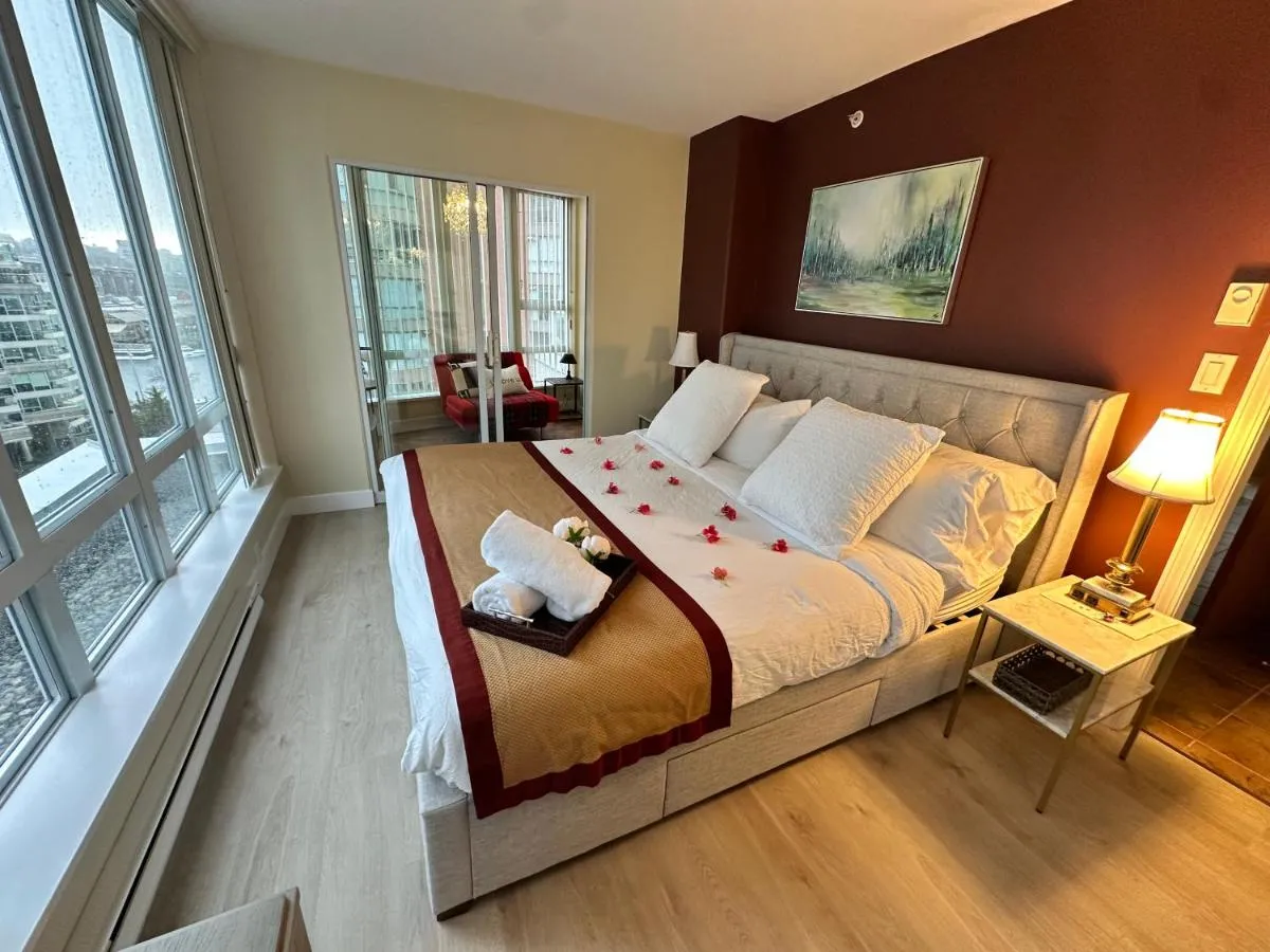 Image 1 of Penthouses of Beach Ave