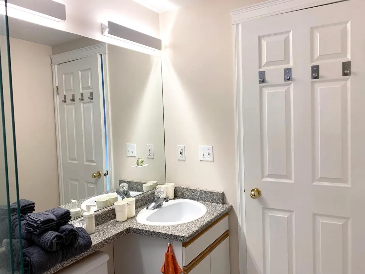 Image 6 of Perfect Location – Tidy & Comfy Suite 5 Mins to Skytrain & Restaurant & Banks, 2 Stops To Metrotown, 5 Stops To Downtown