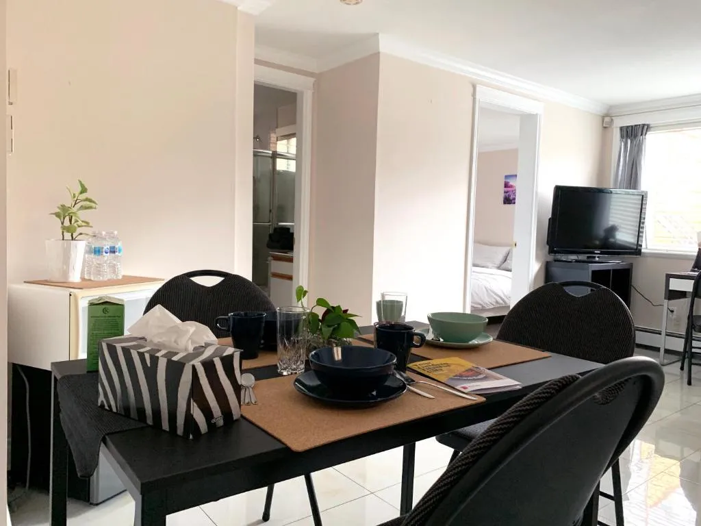 Image of Perfect Location – Tidy & Comfy Suite 5 Mins to Skytrain & Restaurant & Banks, 2 Stops To Metrotown, 5 Stops To Downtown