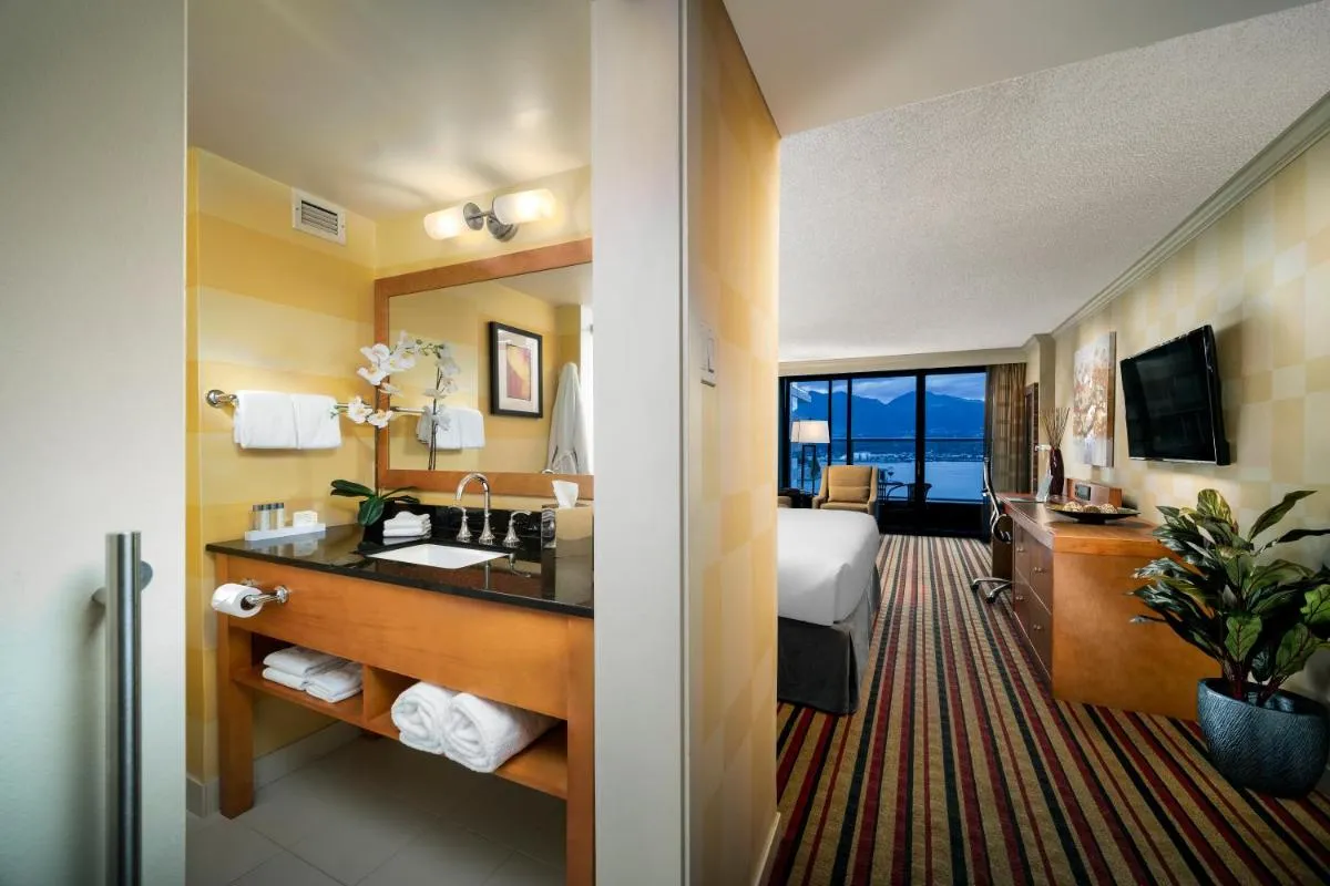 Image 2 of Pinnacle Hotel Harbourfront