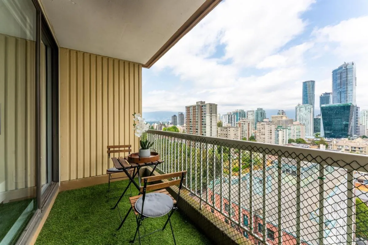 Image 6 of Premium Two Bedroom Apartment Offering Iconic Views of the Vibrant City Landscape