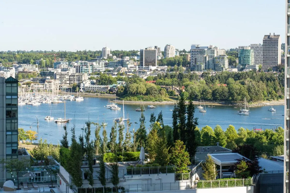 Image 5 of Prime Waterfront Living 2 Bedroom Apartment with Breathtaking City Views