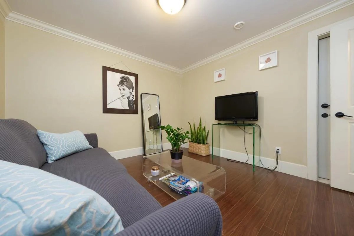 Image 3 of Private Guesthouse in Prime Central Location