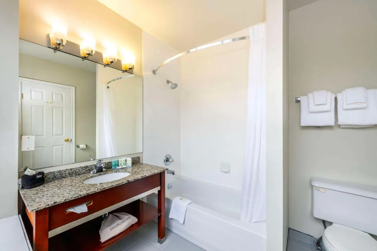 Image 2 of Quality Inn & Suites
