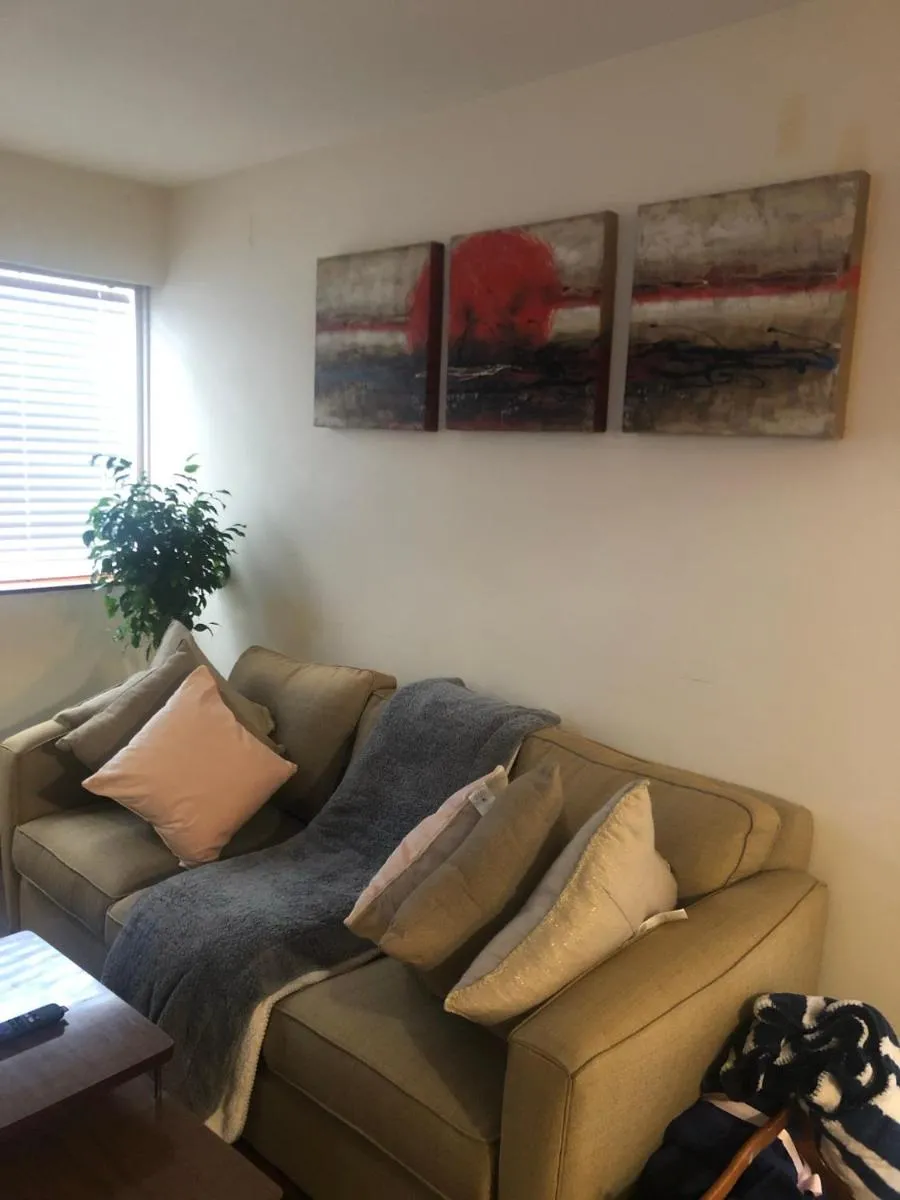 Image 6 of Quiet-comfy 3 bedroom home on a tree lined street in Kits