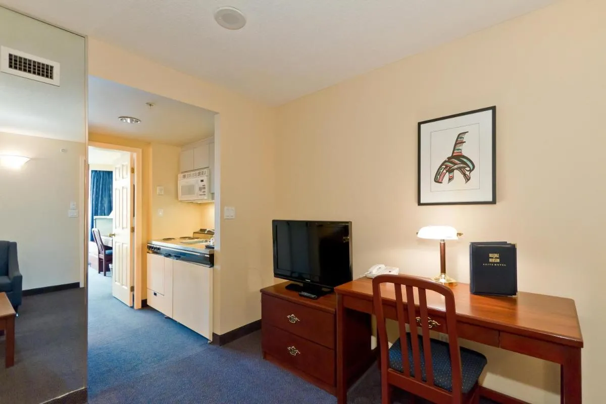 Image 4 of Rosedale on Robson Suite Hotel
