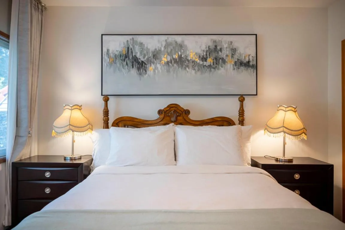 Image of Scenic and Radiant Haven in the Heart of Vancouver