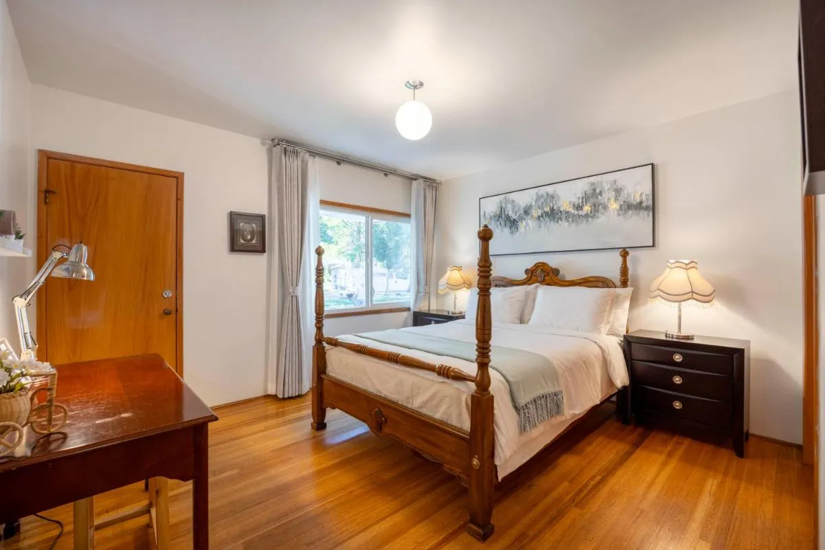 Image 1 of Scenic and Radiant Haven in the Heart of Vancouver