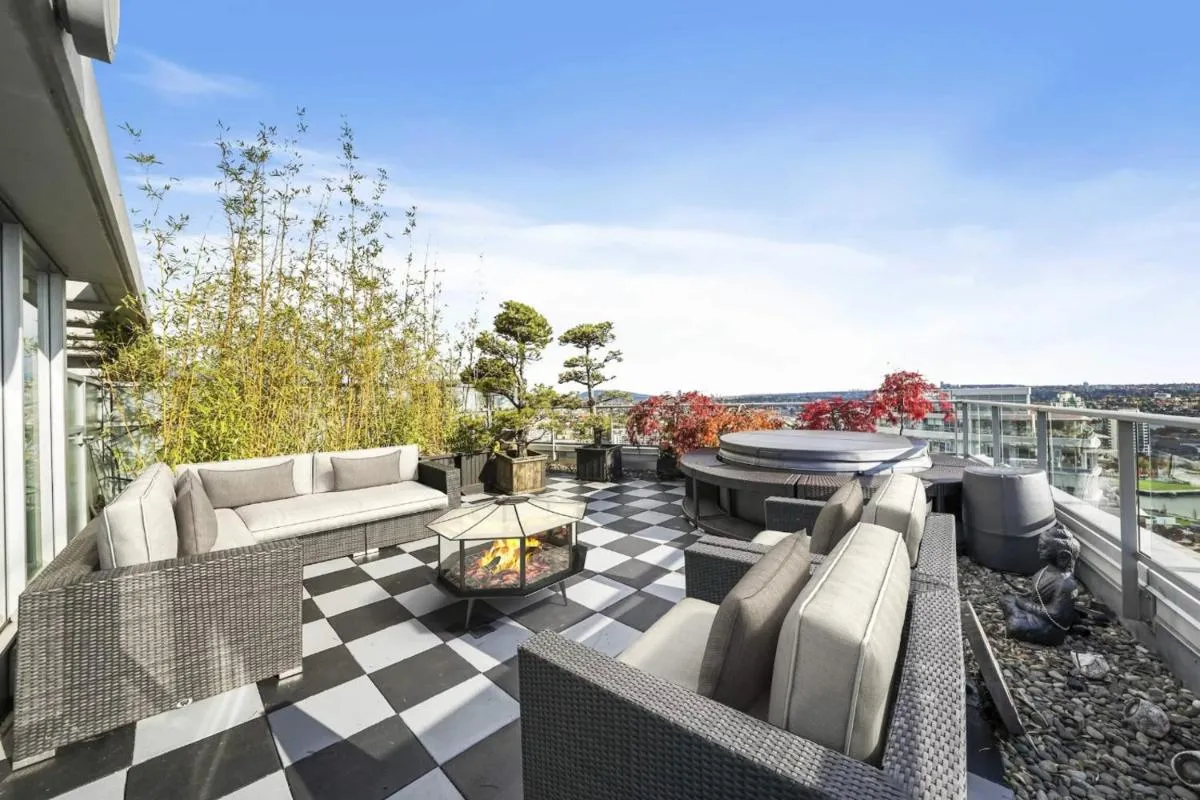 Image 3 of Skyline Hideaway
