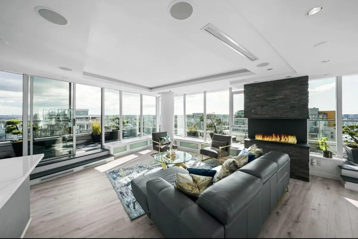 Image 6 of Skyline Hideaway