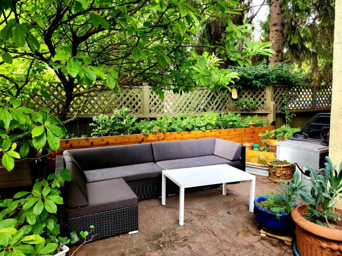 Image 4 of Small Private Studio at Kitsilano Beach