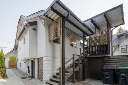 Image 5 of Spacious 4 BR House in Park Drive