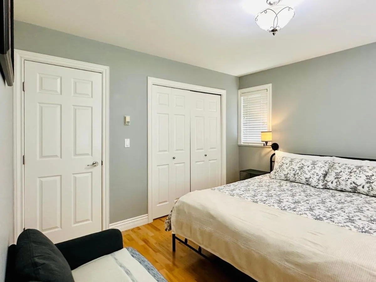 Image 4 of Spacious 5BR 3BA Guest Villa – 10 Min to DT – Pet Friendly, Free Parking