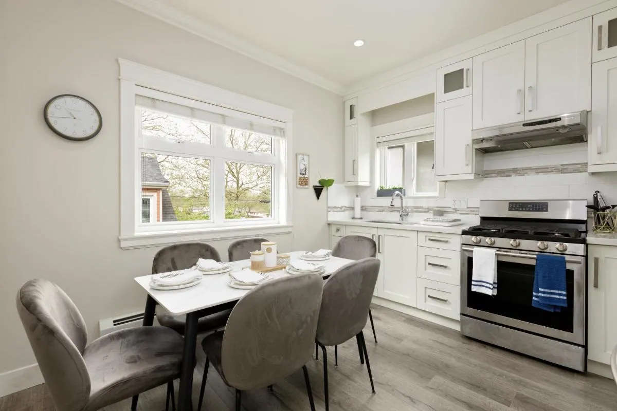 Image 3 of Spacious 5-Bedroom Home in Convenient Vancouver Location