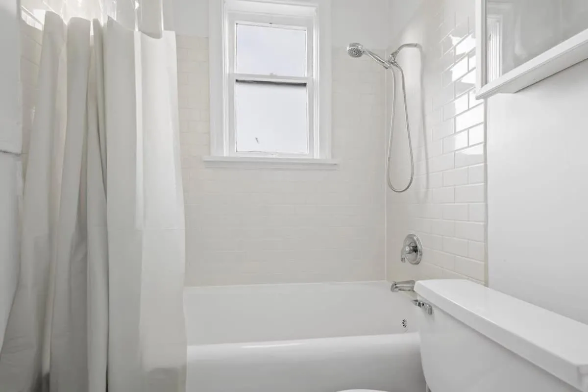 Image 6 of Stunning 2 Bedroom Condo in West End Dwntwn