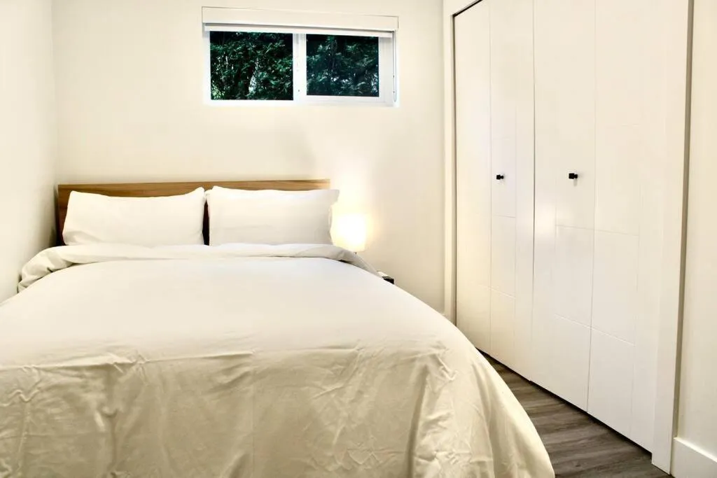 Image 2 of Stylish Comfort Parkside