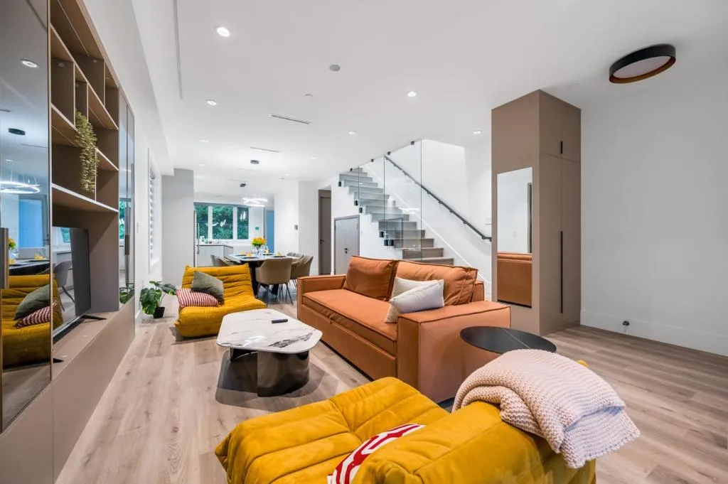 Image of Stylish Retreat in Van’s Prime Location