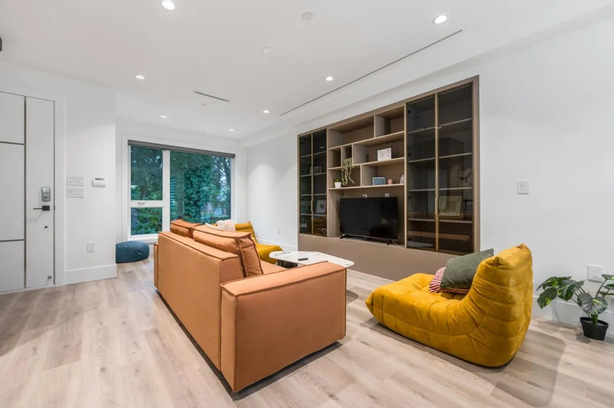 Image 2 of Stylish Retreat in Van’s Prime Location