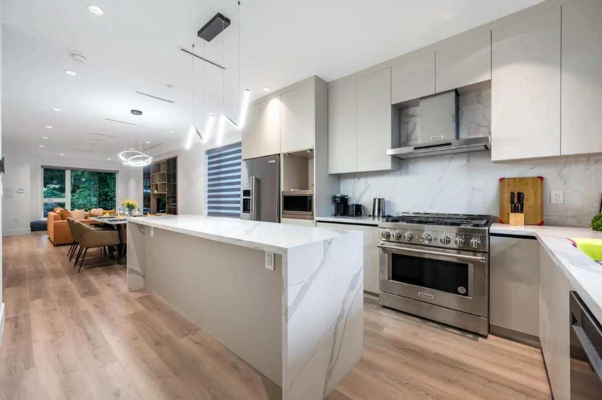 Image 4 of Stylish Retreat in Van’s Prime Location