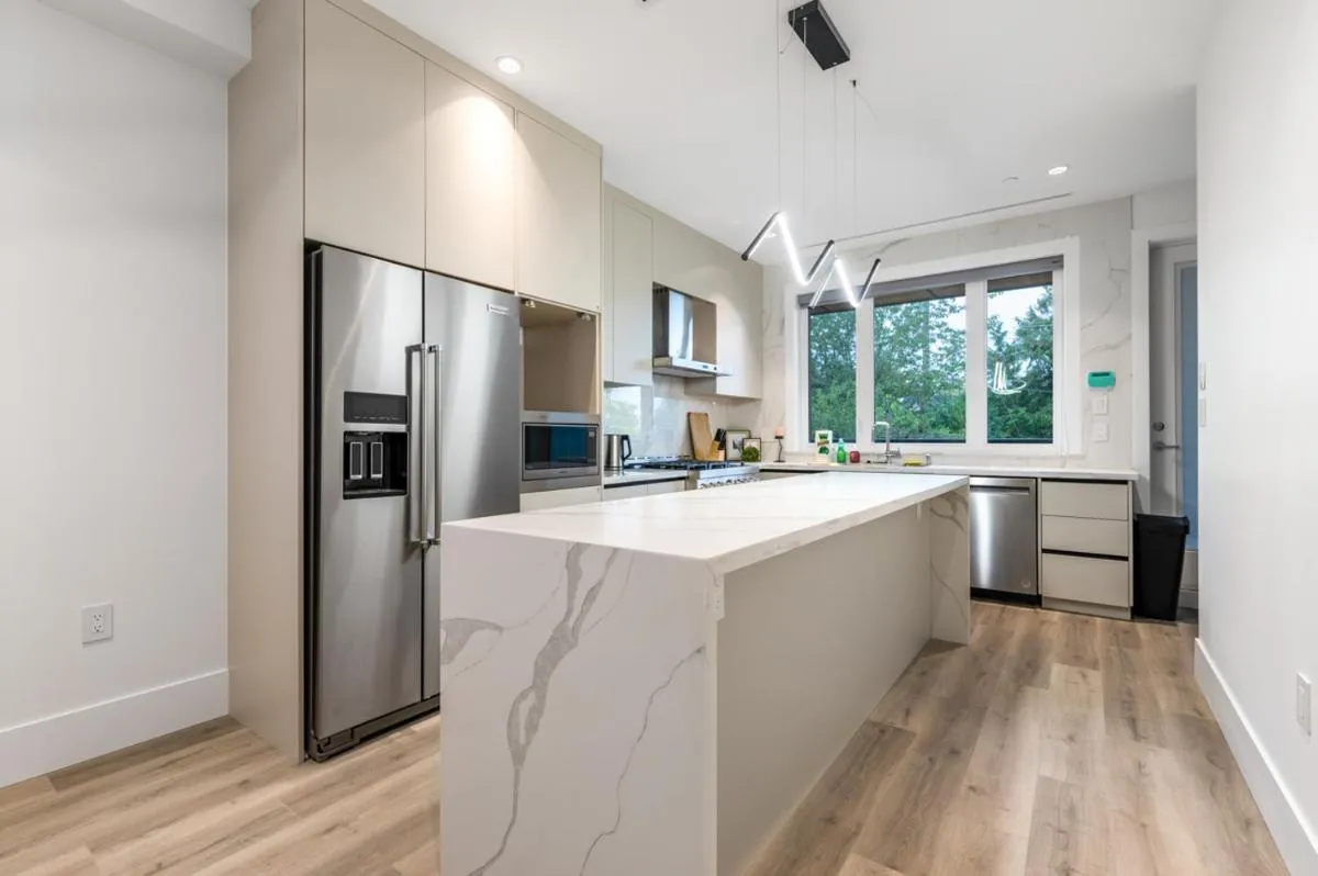 Image 6 of Stylish Retreat in Van’s Prime Location
