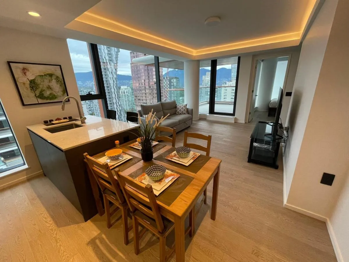 Image 2 of Stylish Urban Oasis with City Views in Vancouver