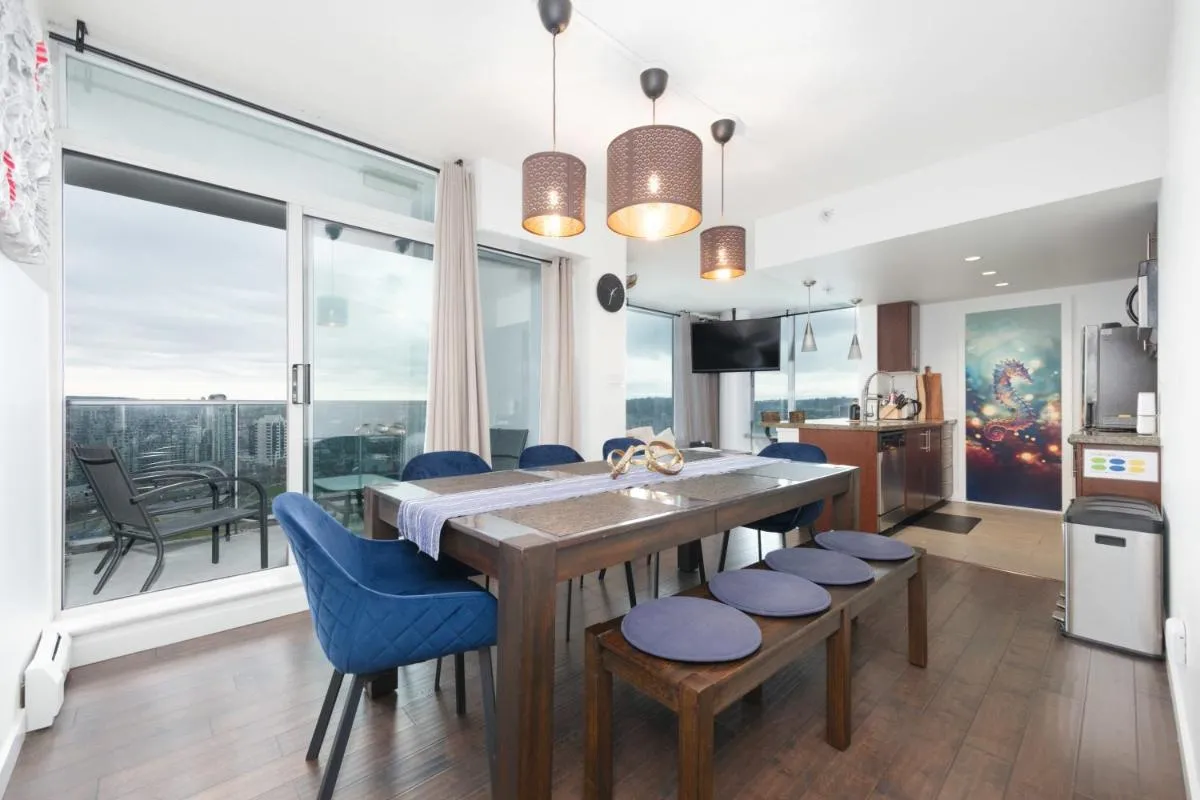 Image 4 of Sub-Penthouse Apartment with Jacuzzi Pool & Sauna