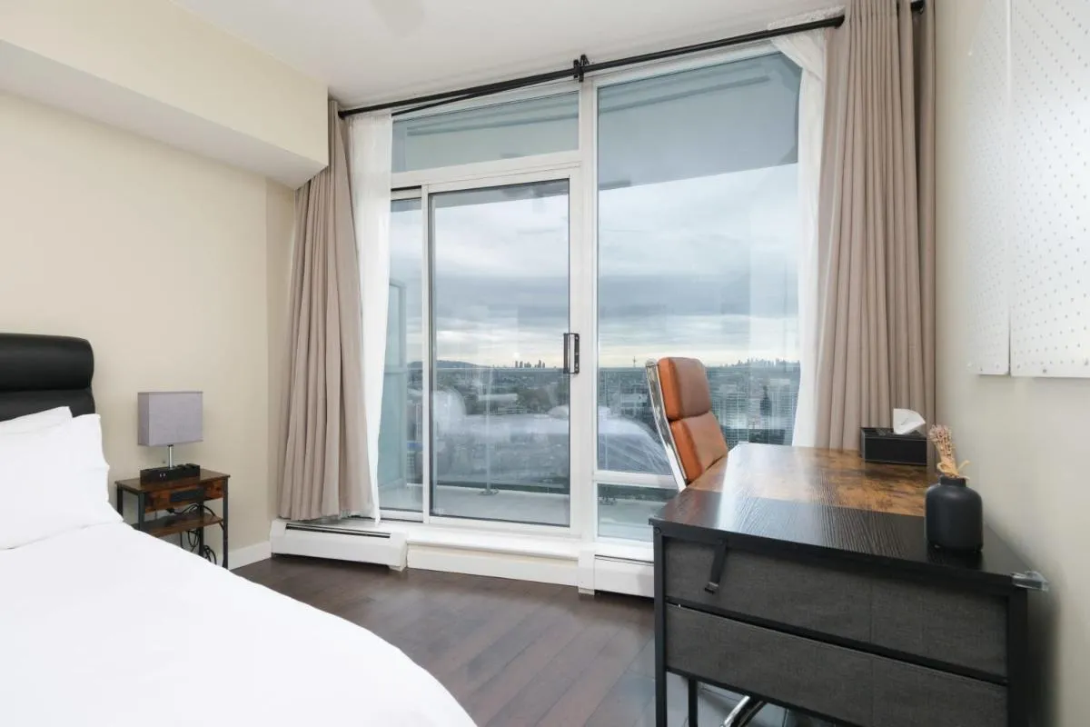 Image 1 of Sub-Penthouse Apartment with Jacuzzi Pool & Sauna