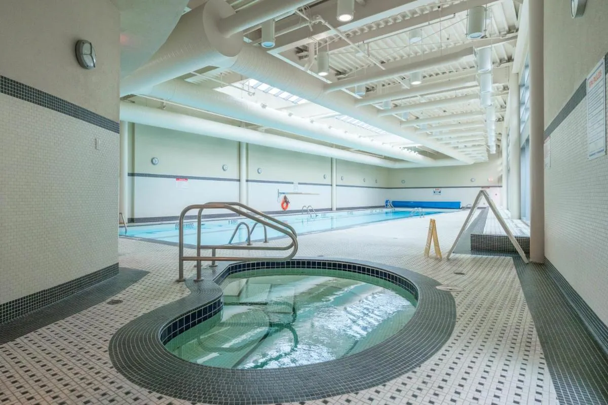 Image 3 of Sub-Penthouse Apartment with Jacuzzi Pool & Sauna